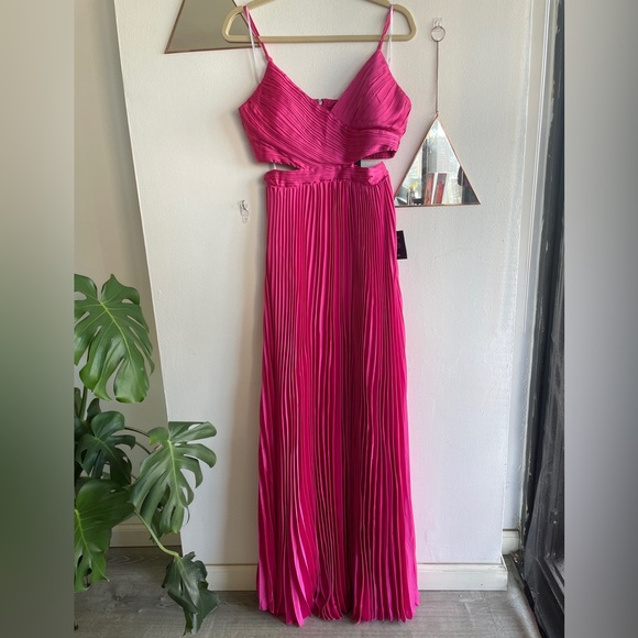 NWT Lulu’s Got the Glam Pink Pleated Cutout Maxi Dress - Picture 5 of 7